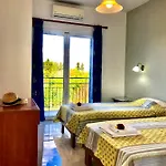 Banos And Swimming Pool דירה