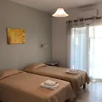 Banos And Swimming Pool רודה