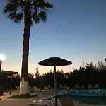 Banos And Swimming Pool * רודה