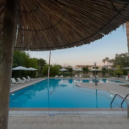 Banos And Swimming Pool * רודה