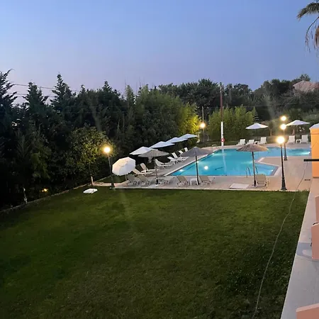 Banos And Swimming Pool * רודה